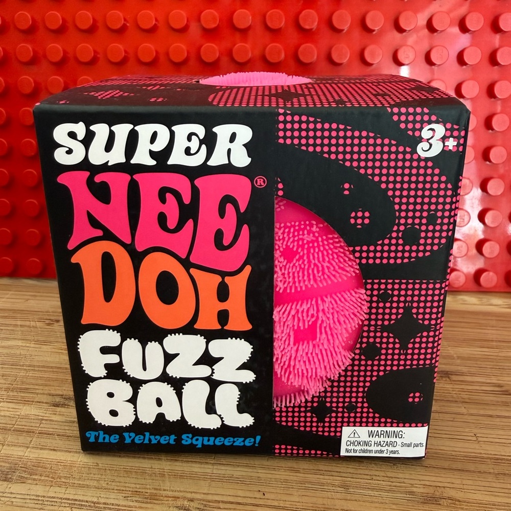 NEW! 💞🌸 SUPER NeeDoh Fuzz Ball - Pink Velvet Squeeze. Hard to find SUPER SIZE!